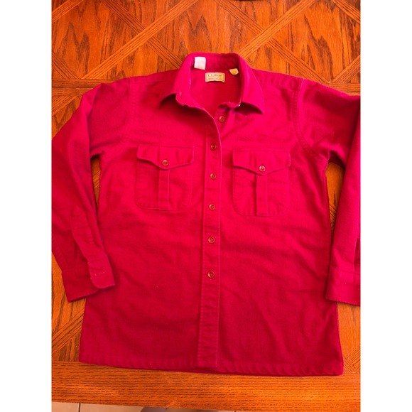 L.L. Bean Tops - Vintage L.L. Bean women's Shirt Sze 12.